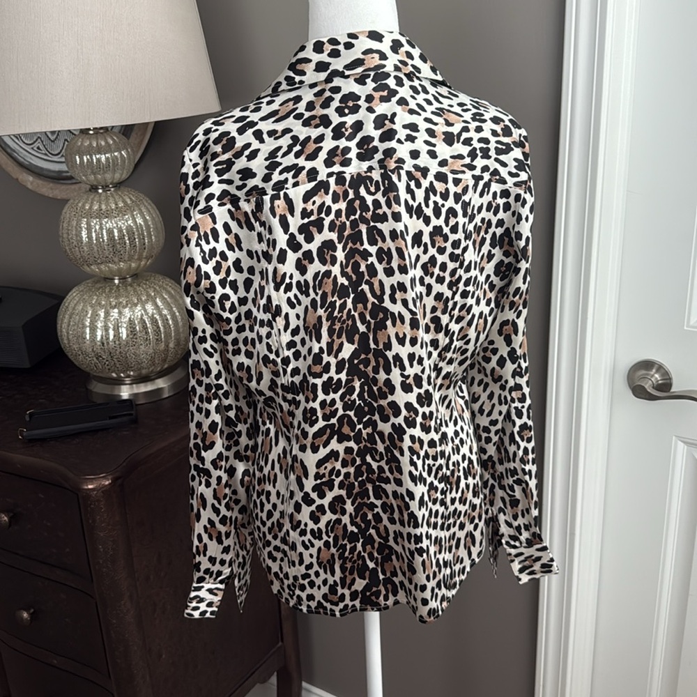White House Black Market silk Leopard Print Button-Up Blouse - Picture 5 of 7